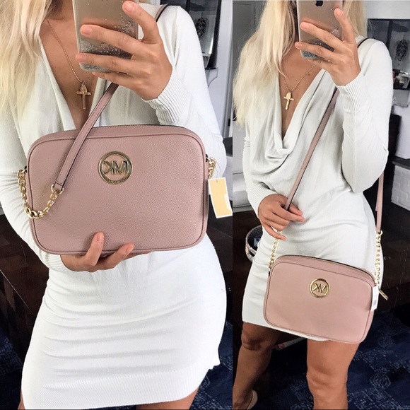 MICHAEL Michael Kors Handbags - 🆕 MICHAEL KORS FULTON CROOSBODY in FAWN!
